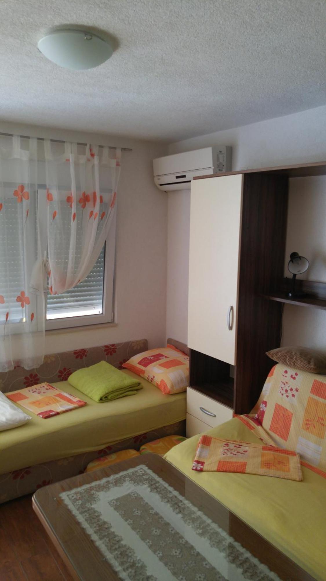 Apartmani Jelena เนอุม ภายนอก รูปภาพ