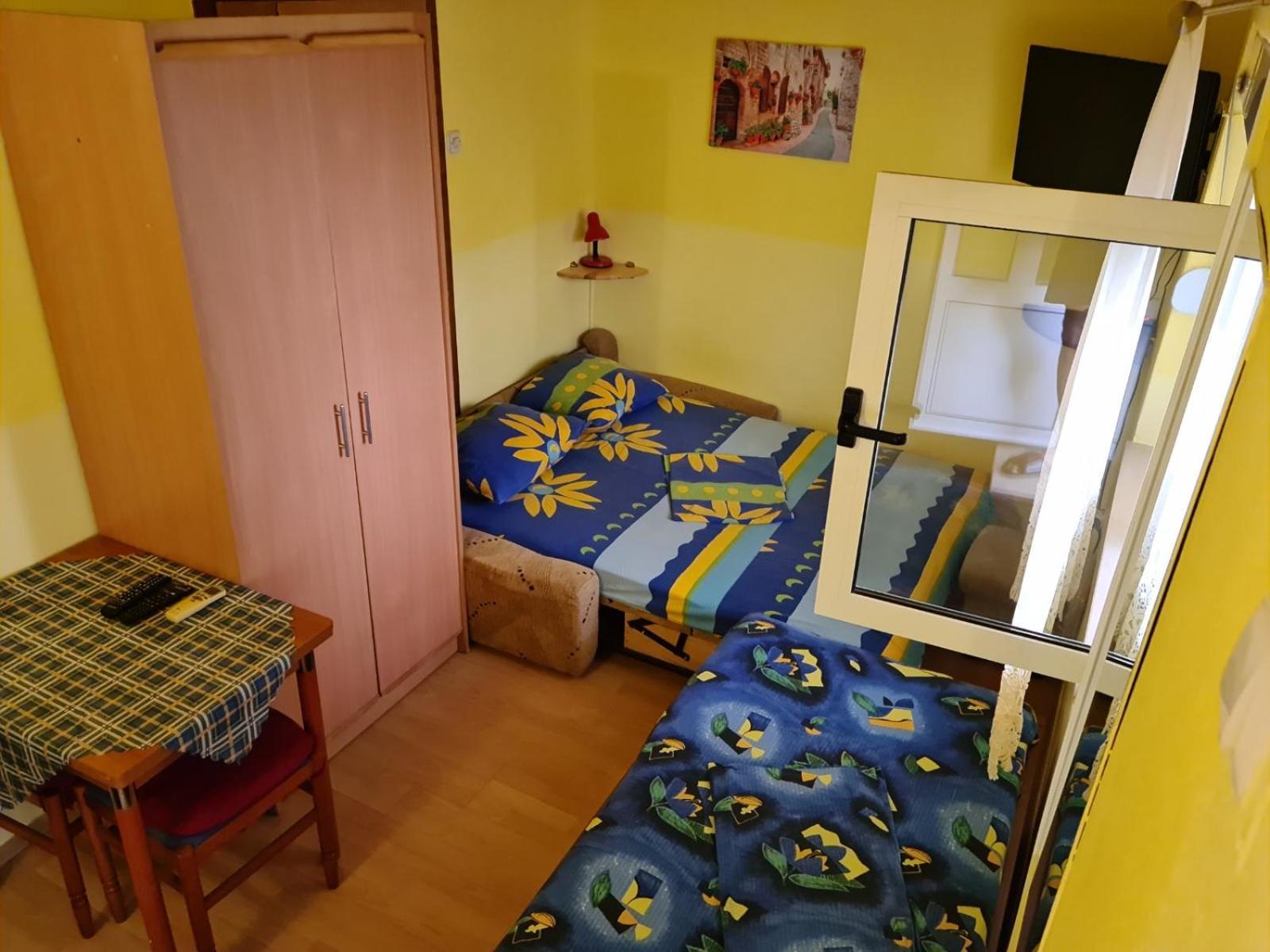 Apartmani Jelena เนอุม ภายนอก รูปภาพ
