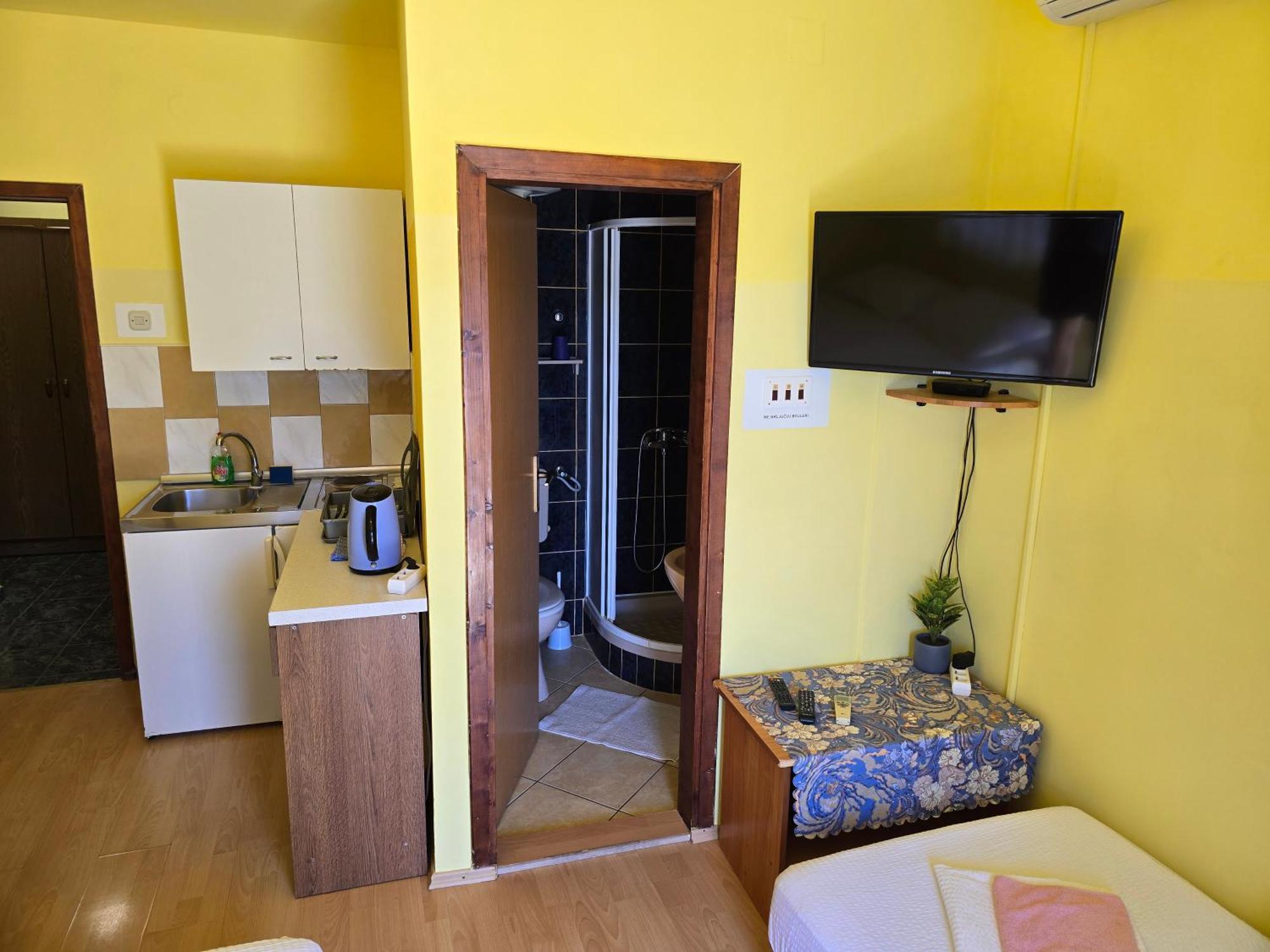 Apartmani Jelena เนอุม ภายนอก รูปภาพ