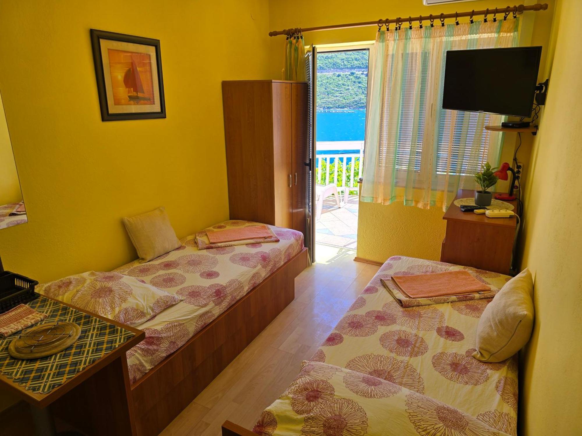 Apartmani Jelena เนอุม ภายนอก รูปภาพ